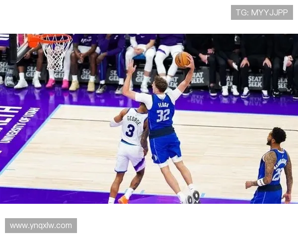 基德表示在全员健康前将继续使用以弗拉格担任控卫的阵容策略